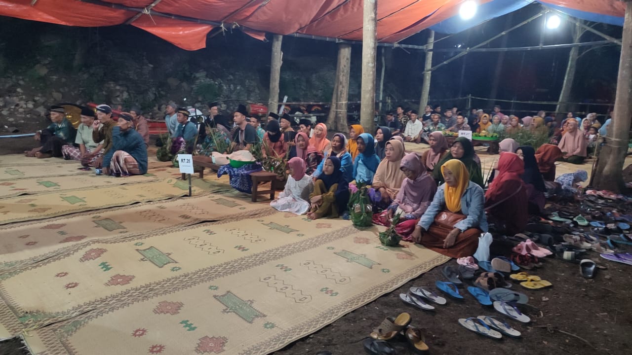 UMBUL DOA TRADISI MALAM 1 SURO DI PADUKUHAN KRADENAN